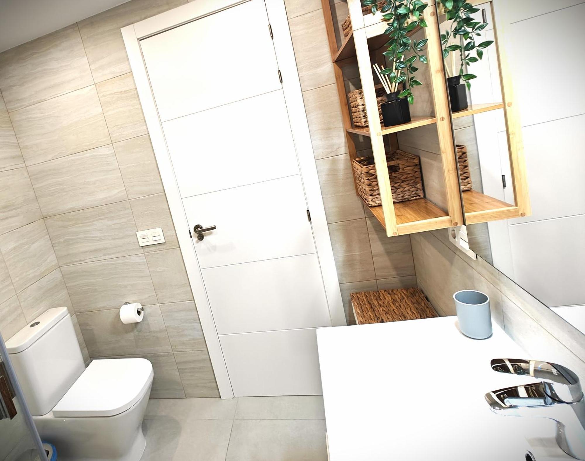 Sun Apartment - 3 Bedrooms, Priv Parking, Pool, Ac, Tv Channels, Fibre Net Лос Кристианос Екстериор снимка