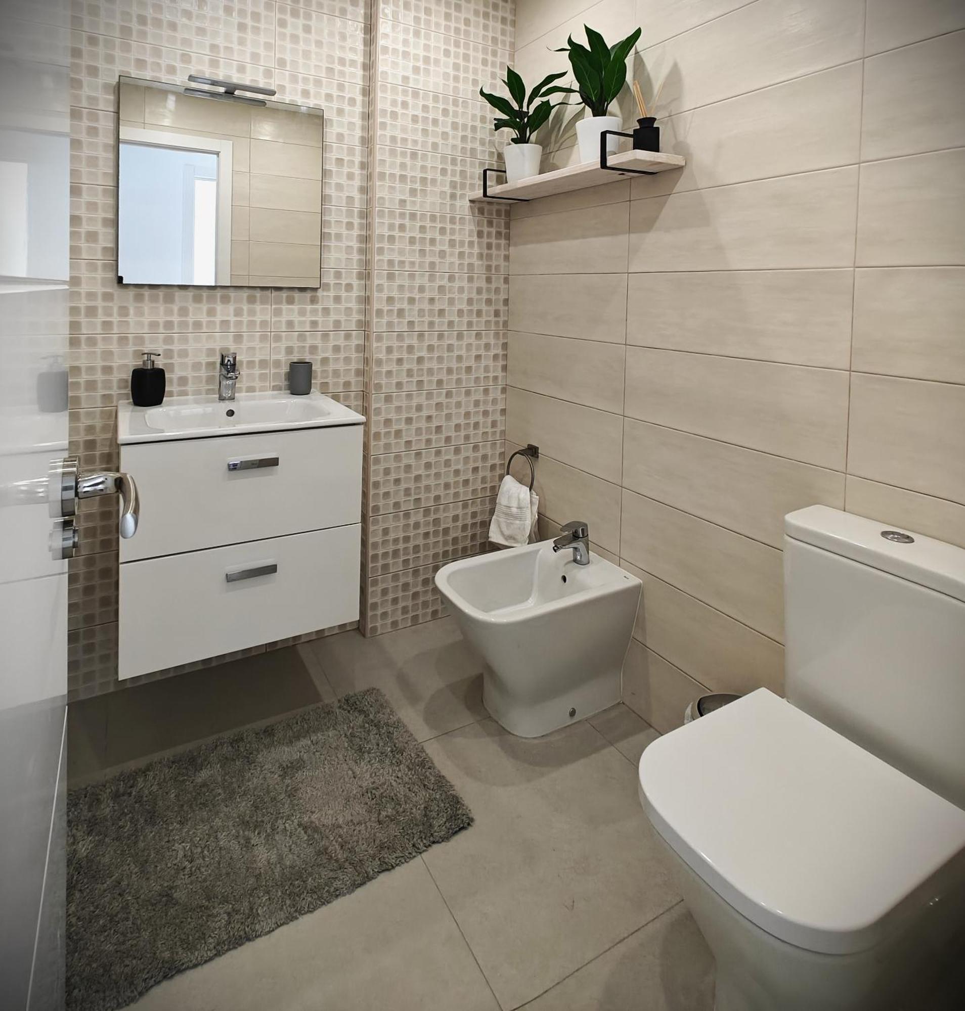 Sun Apartment - 3 Bedrooms, Priv Parking, Pool, Ac, Tv Channels, Fibre Net Лос Кристианос Екстериор снимка
