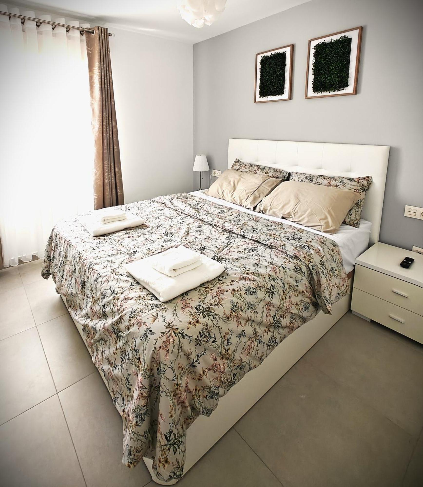 Sun Apartment - 3 Bedrooms, Priv Parking, Pool, Ac, Tv Channels, Fibre Net Лос Кристианос Екстериор снимка