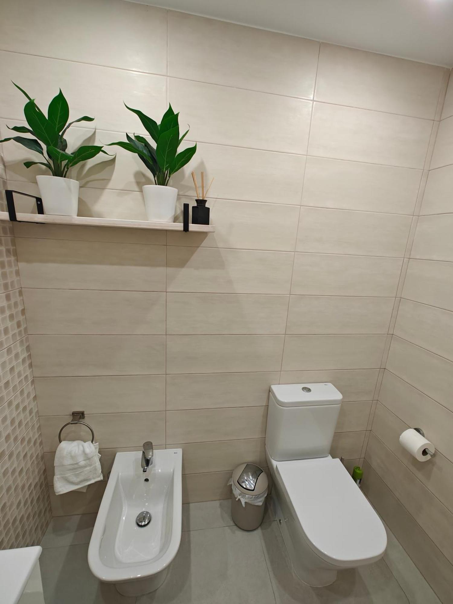 Sun Apartment - 3 Bedrooms, Priv Parking, Pool, Ac, Tv Channels, Fibre Net Лос Кристианос Екстериор снимка